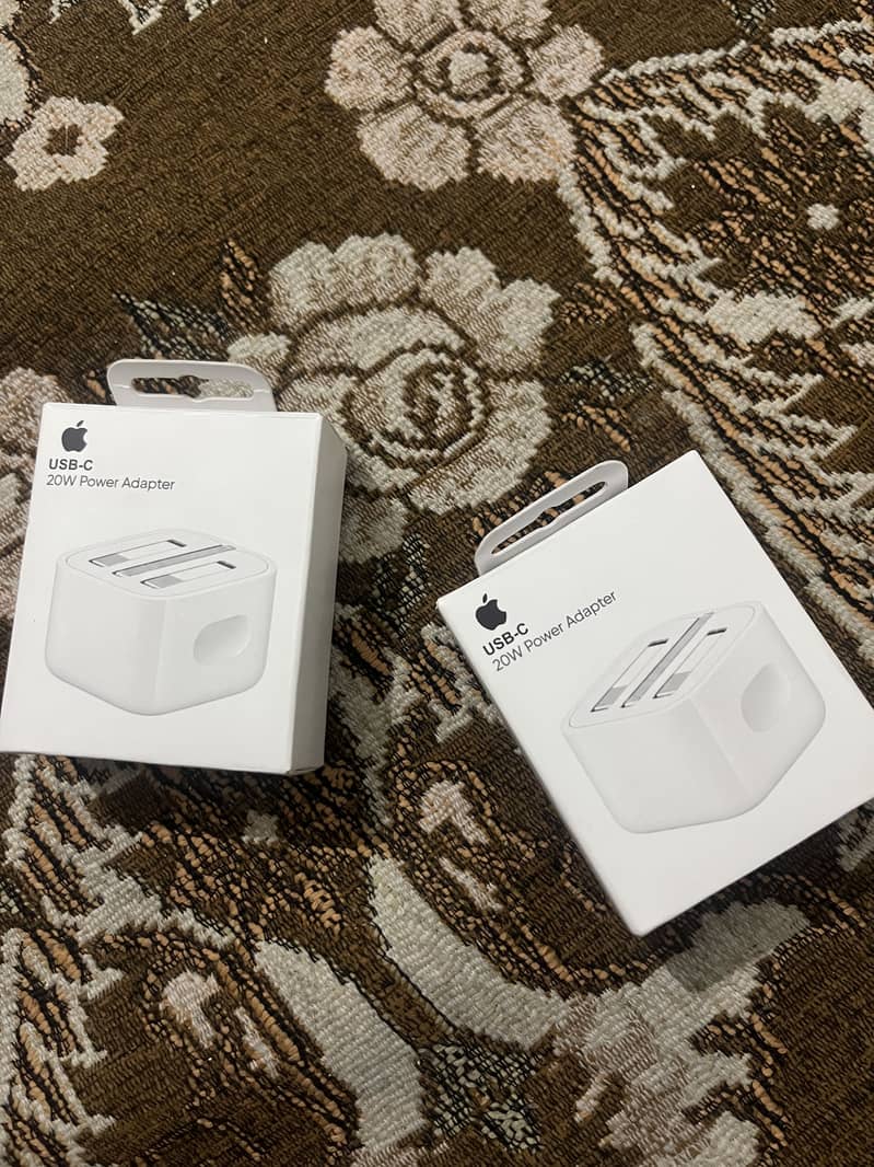 20W Apple Adapter 1