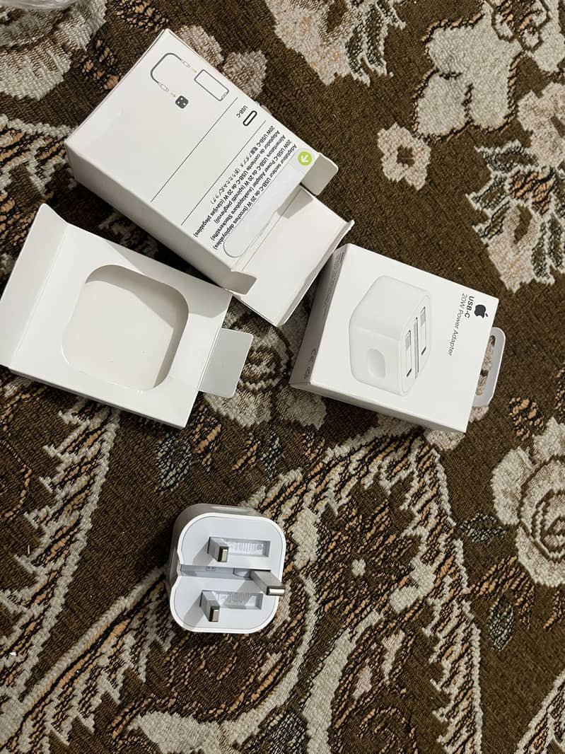 20W Apple Adapter 4