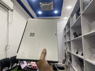 Surface Pro 5 Core i5 Gen 7th 8GB Ram 256GBSSD 4GB Intel Graphic Touch