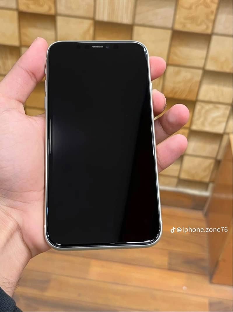 Apple iPhone 11 3