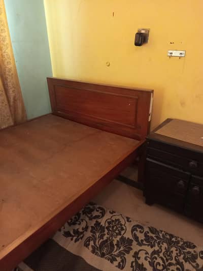 excellent quality wooden bed