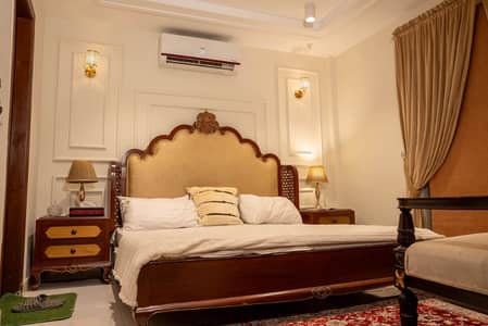2 BED LUXURY FULLY FURNISHED APARTMENT AVAILABLE FOR RENT PRIME LOCATION AT BAHRIA TOWN LHR