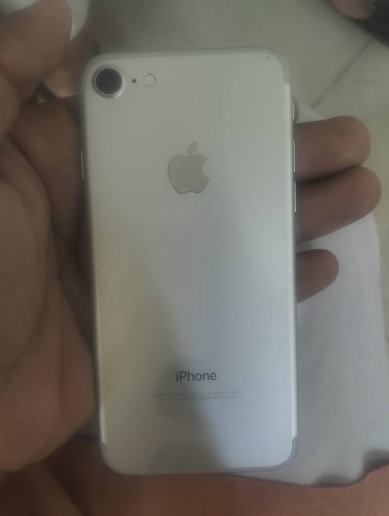 Apple iPhone 7 1