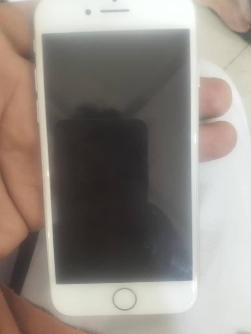 Apple iPhone 7 3