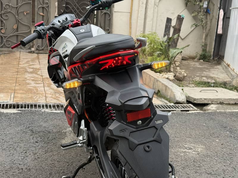 E turbo thunderbolt 7