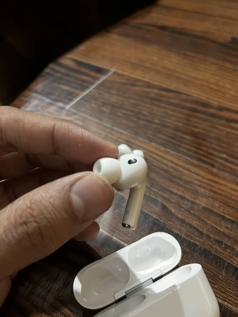 Airpods pro 3rd generation 4