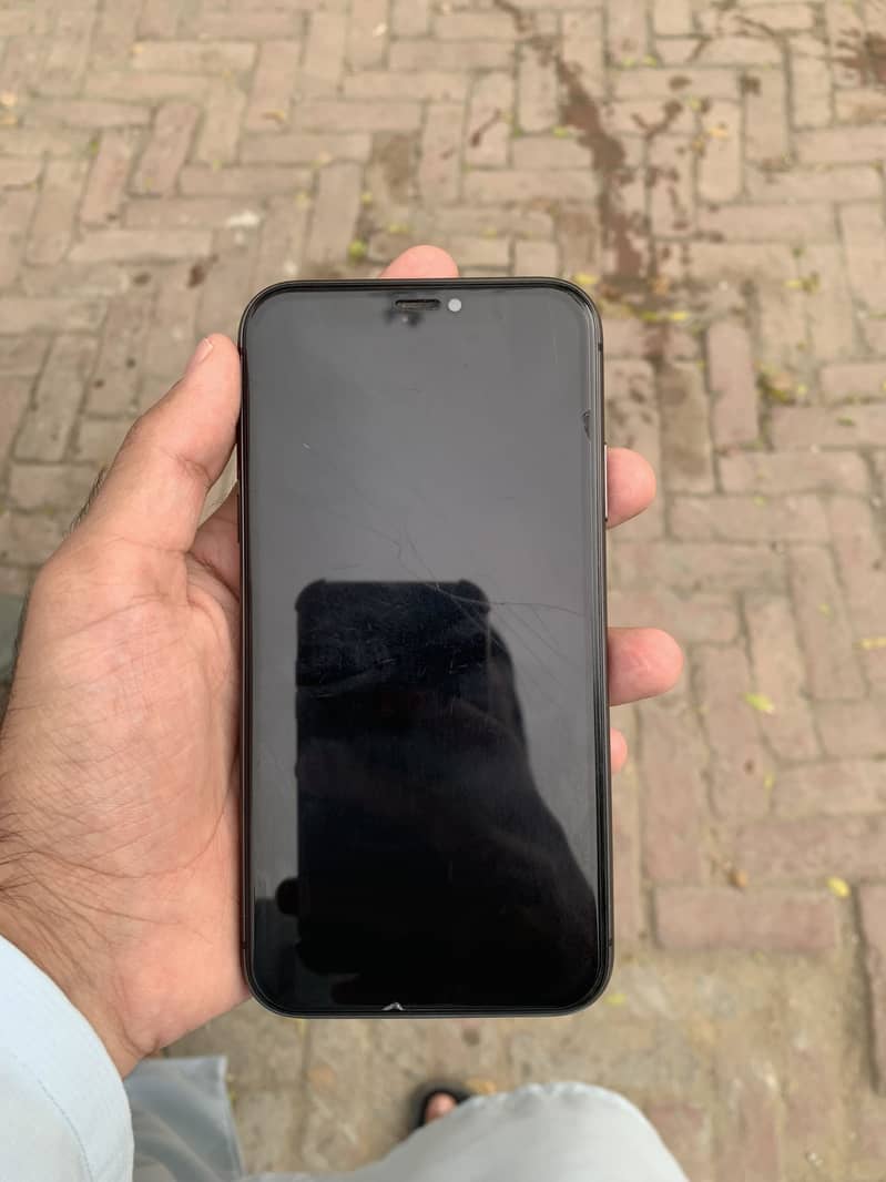 Apple iPhone 11 0