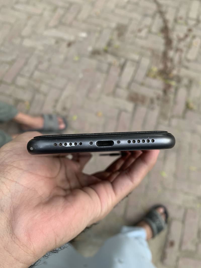 Apple iPhone 11 2