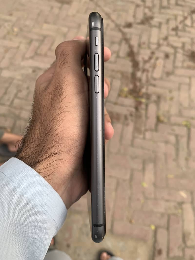 Apple iPhone 11 5