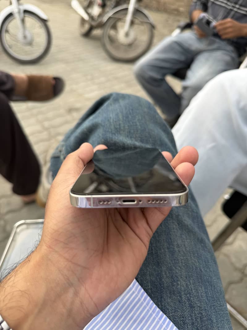 Apple iPhone 12 Pro 2