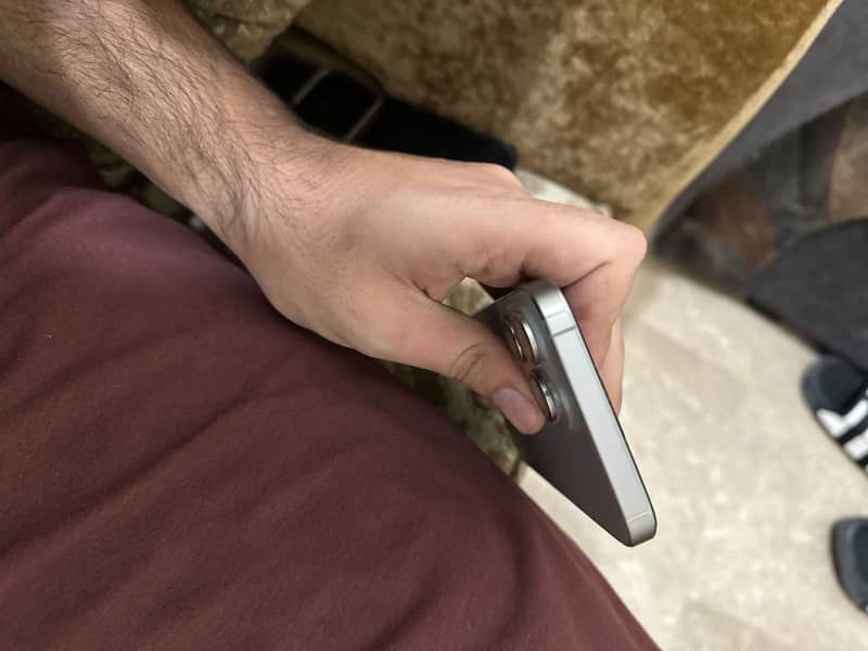 Apple iPhone 15 Pro Max 2