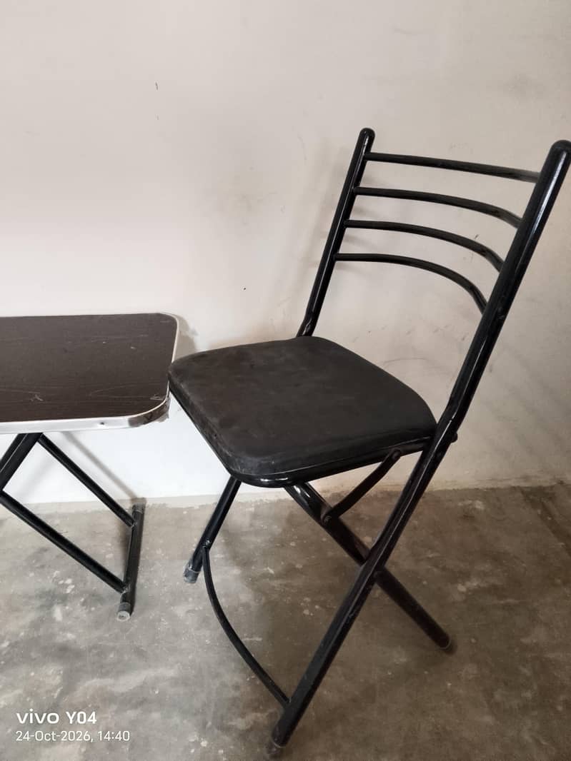 2 کرسی 1 ٹیبل 3