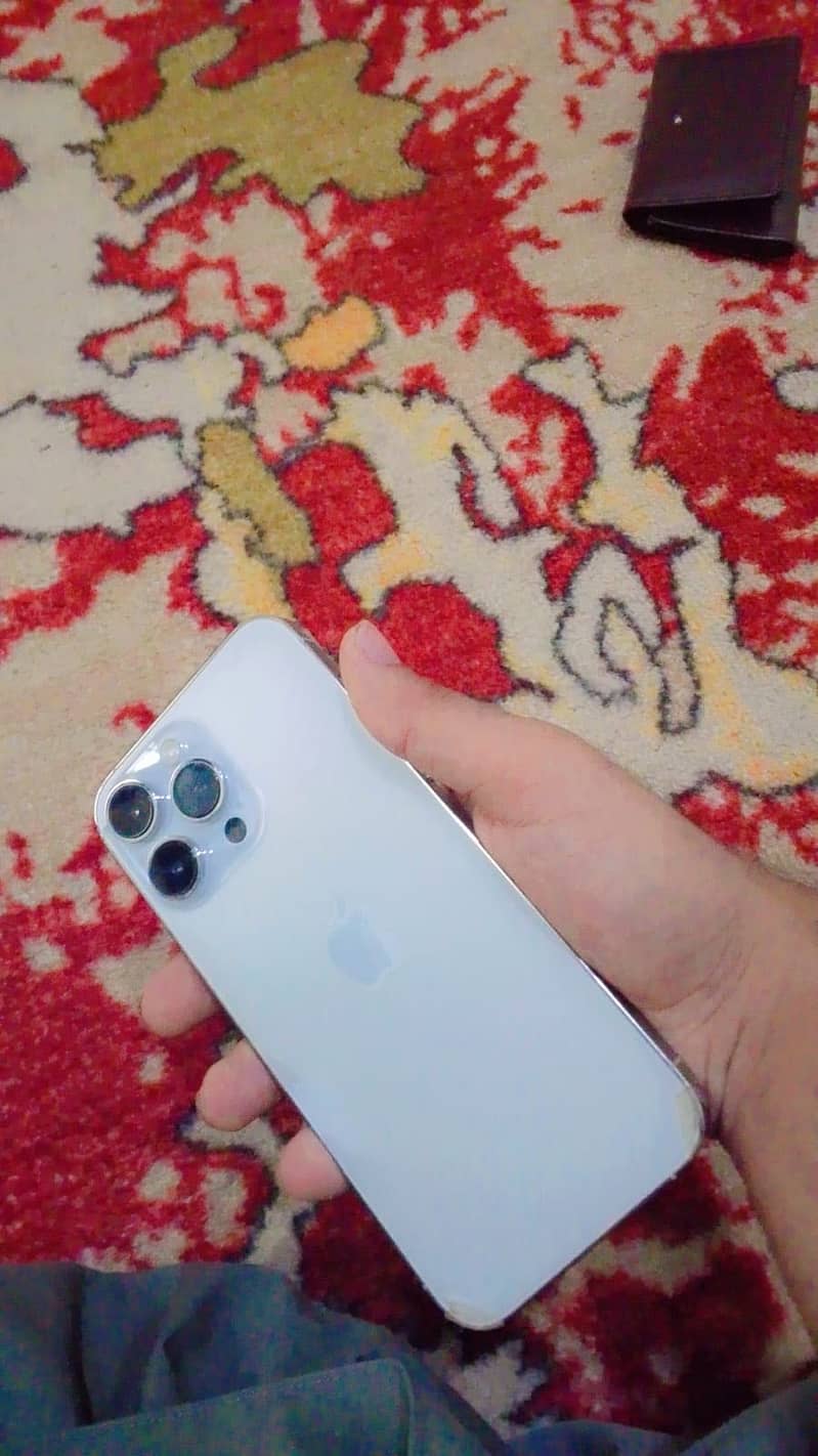Apple iPhone 14 Pro Max 1