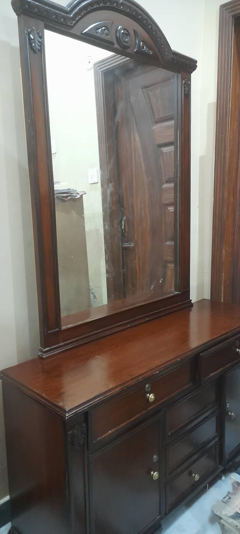 dressing table 0