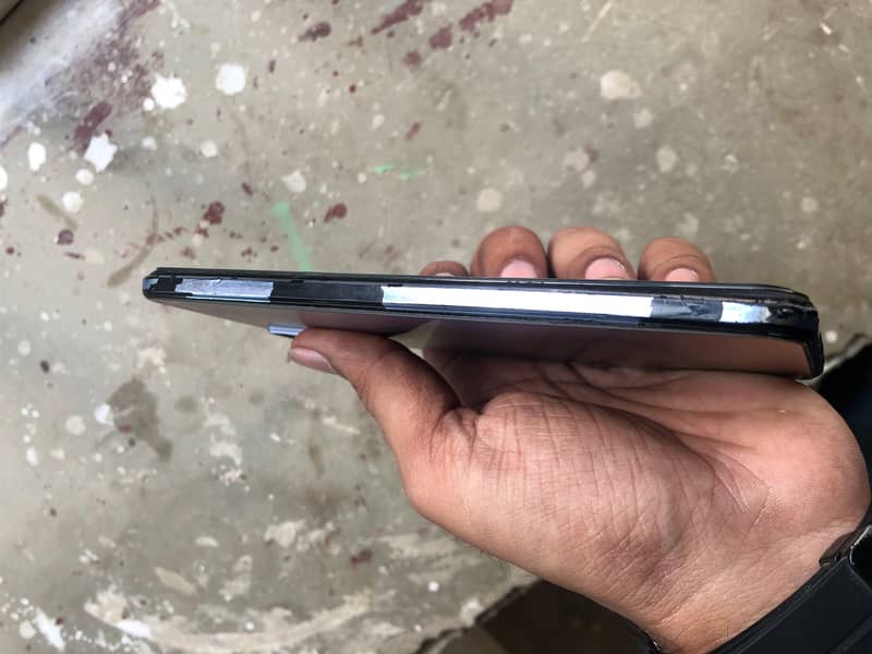 Vivo V21 4