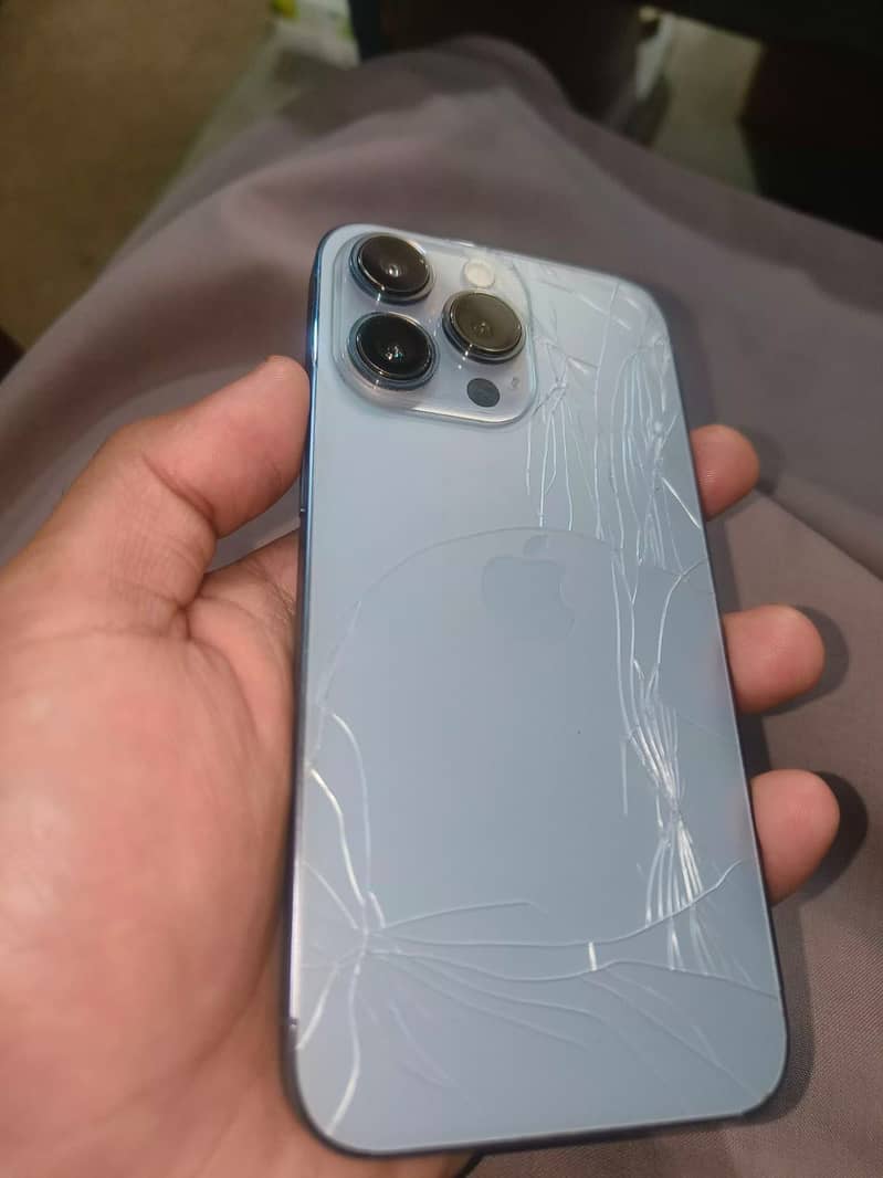 Apple iPhone 13 Pro 3
