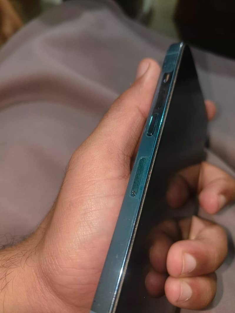Apple iPhone 13 Pro 4