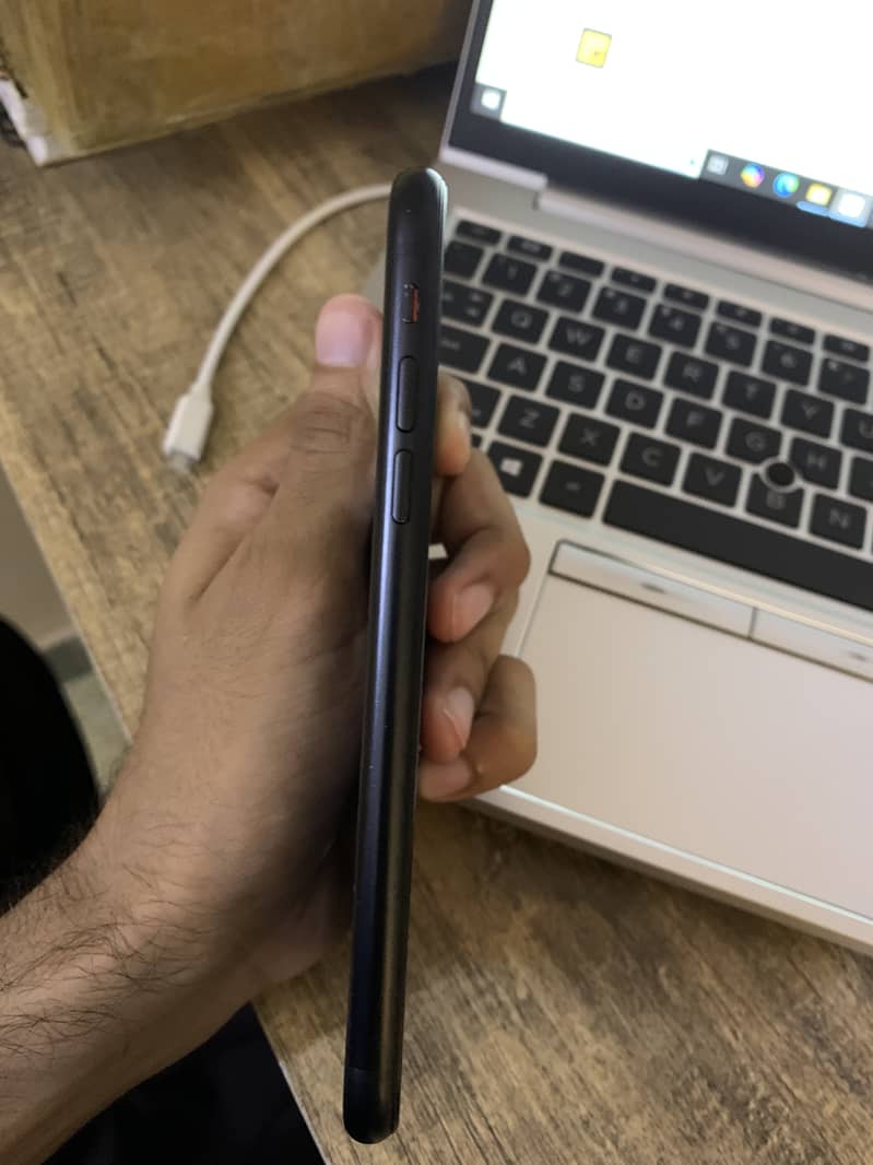 Apple iPhone XR 3