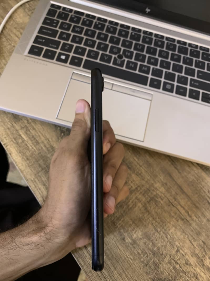 Apple iPhone XR 5