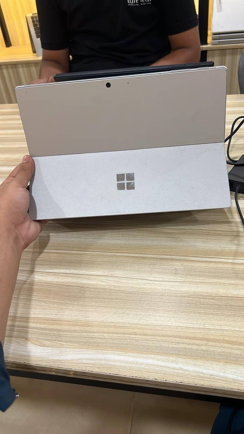 Microsoft surface pro 7+ 3