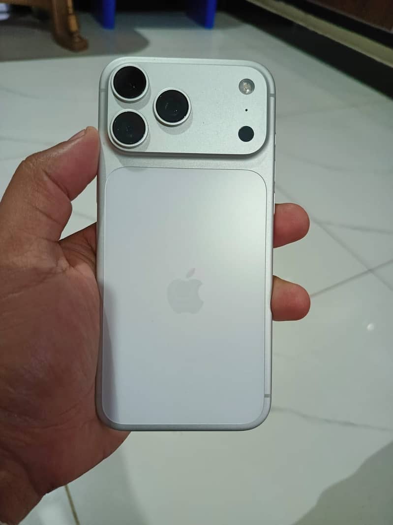 Apple iPhone 17 Pro Max 0