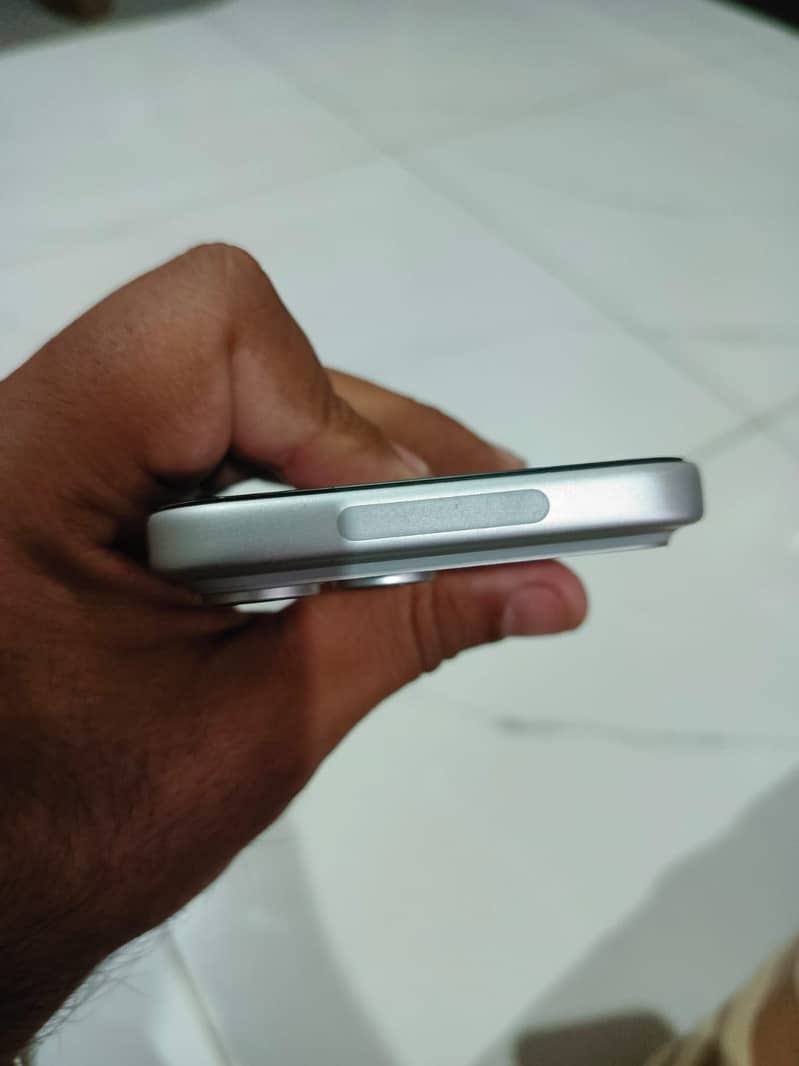 Apple iPhone 17 Pro Max 2