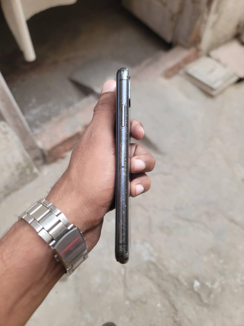 Apple iPhone X 3