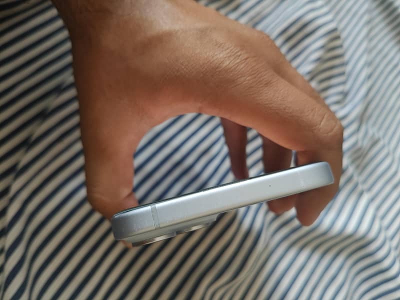 Apple iPhone 15 plus 2