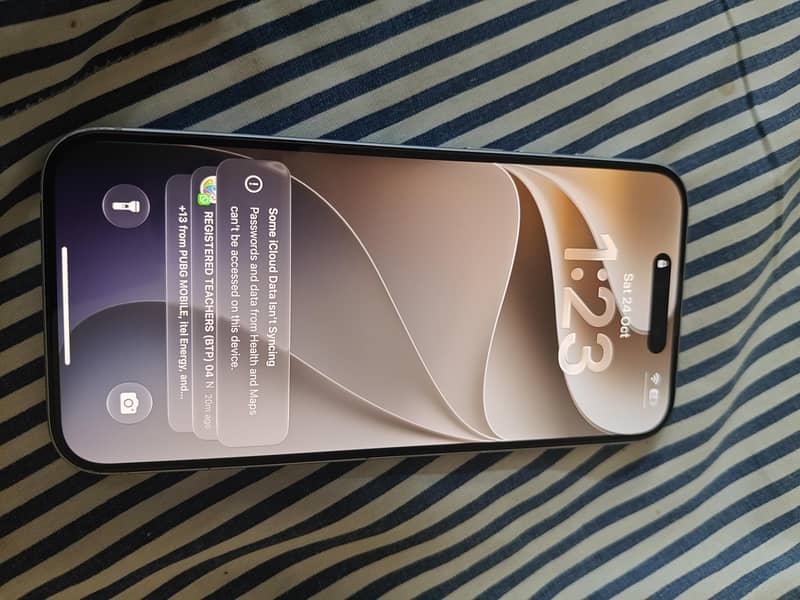 Apple iPhone 15 plus 6