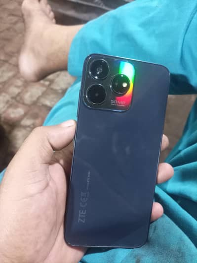Zte V50 8/256 official pta aprov