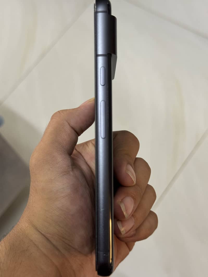 Google Pixel 8 4