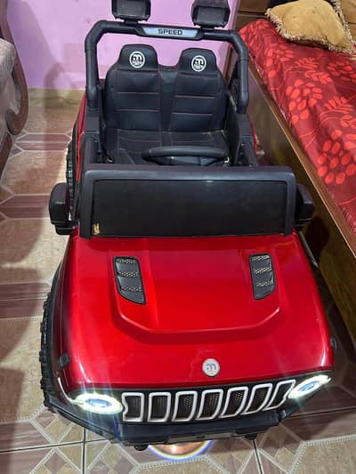 Kid car 4 motor wali hai