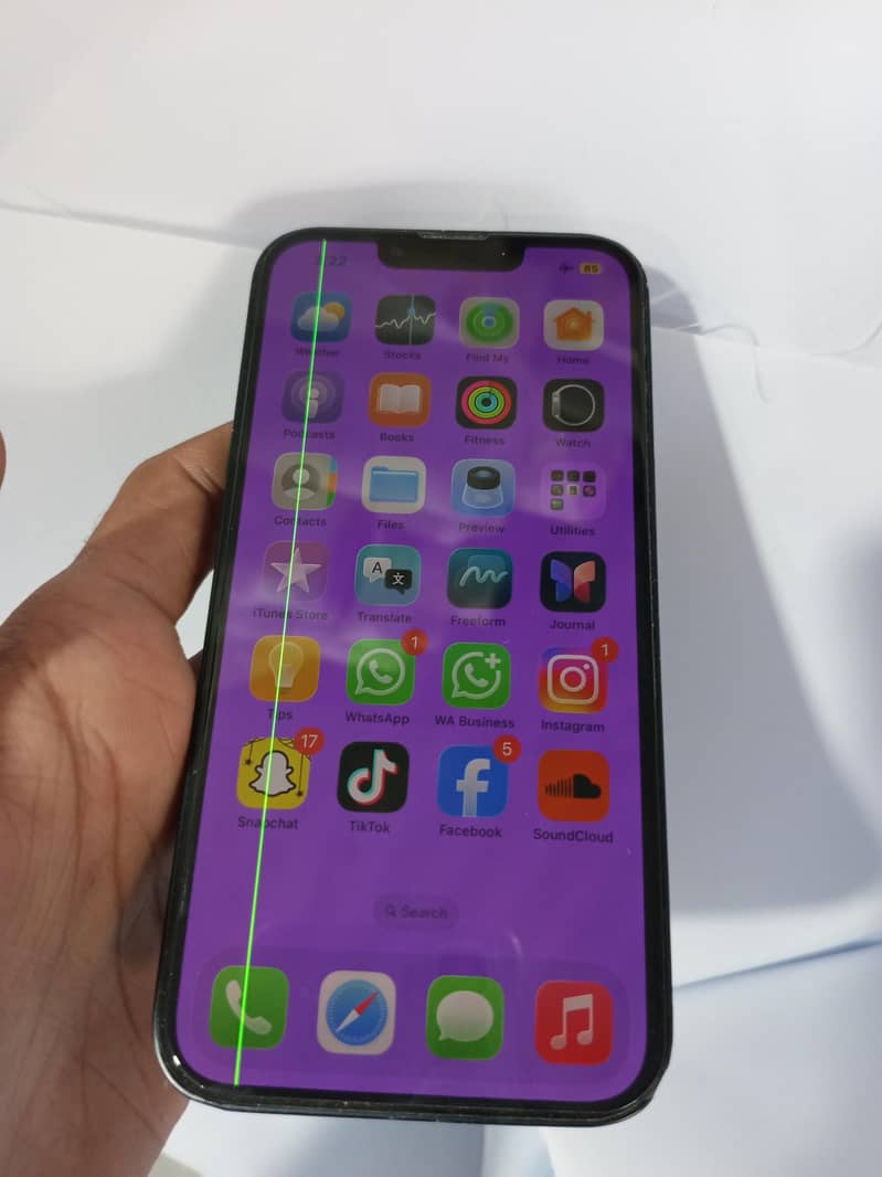 Apple iPhone 13 4