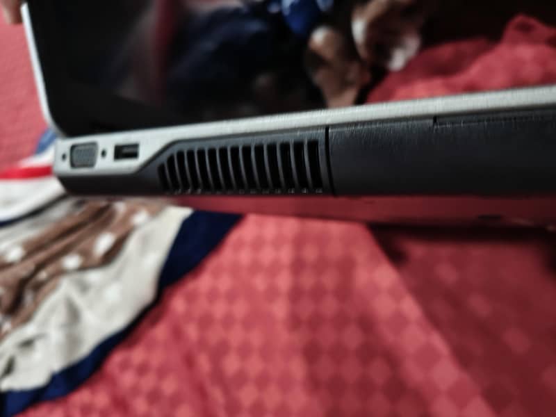 Dell Latitude E6440 4