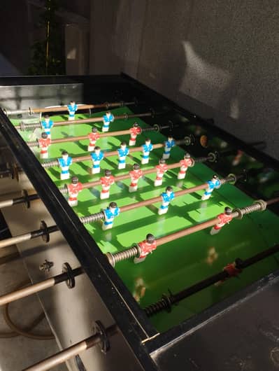 Fuseball, football game