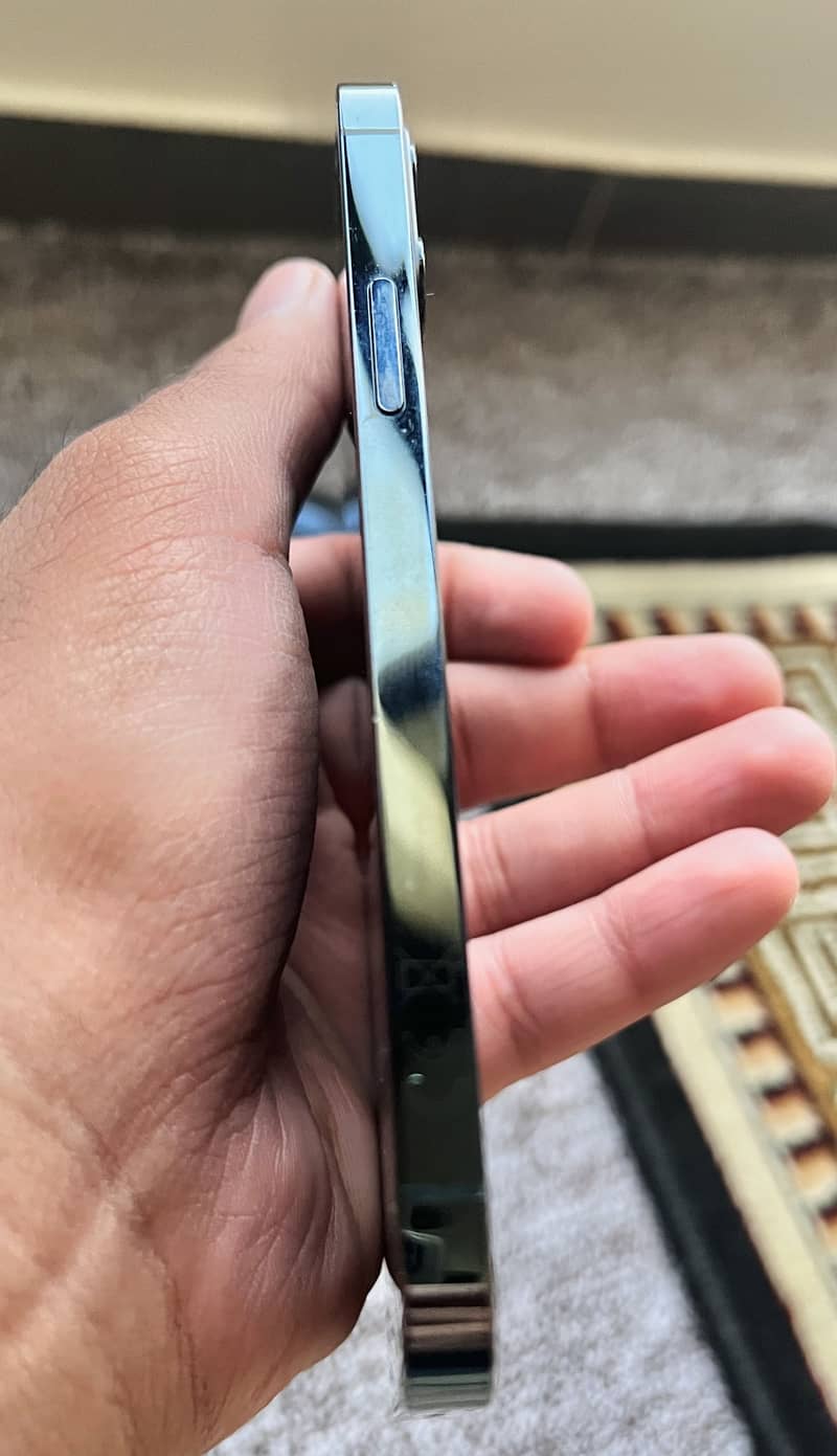Apple iPhone 12 Pro 2