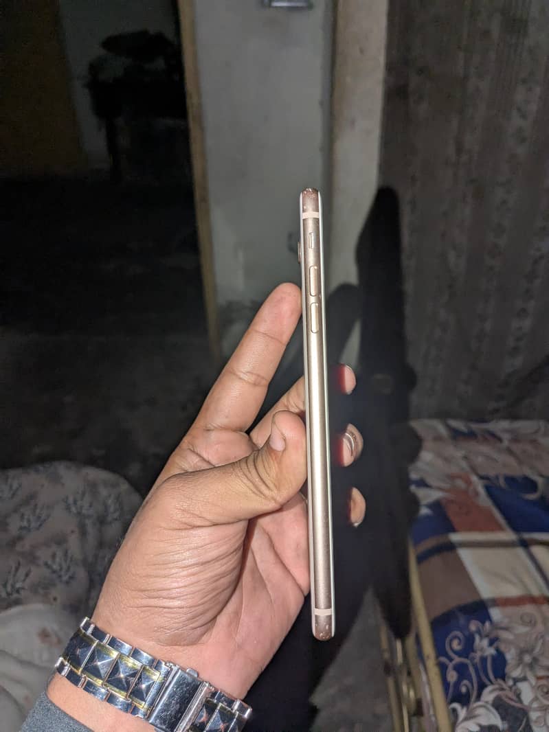 Apple iPhone 8 Plus 0