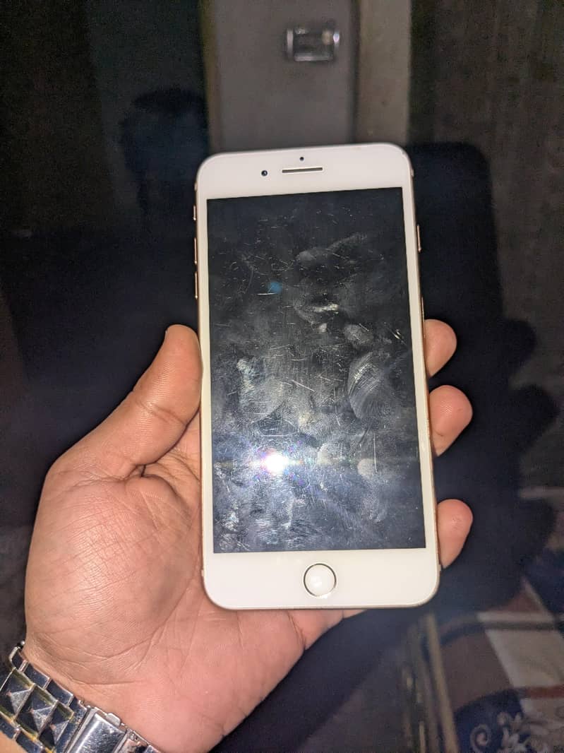 Apple iPhone 8 Plus 3