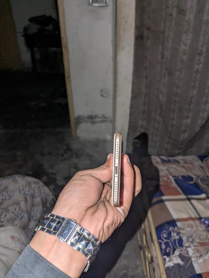 Apple iPhone 8 Plus 5