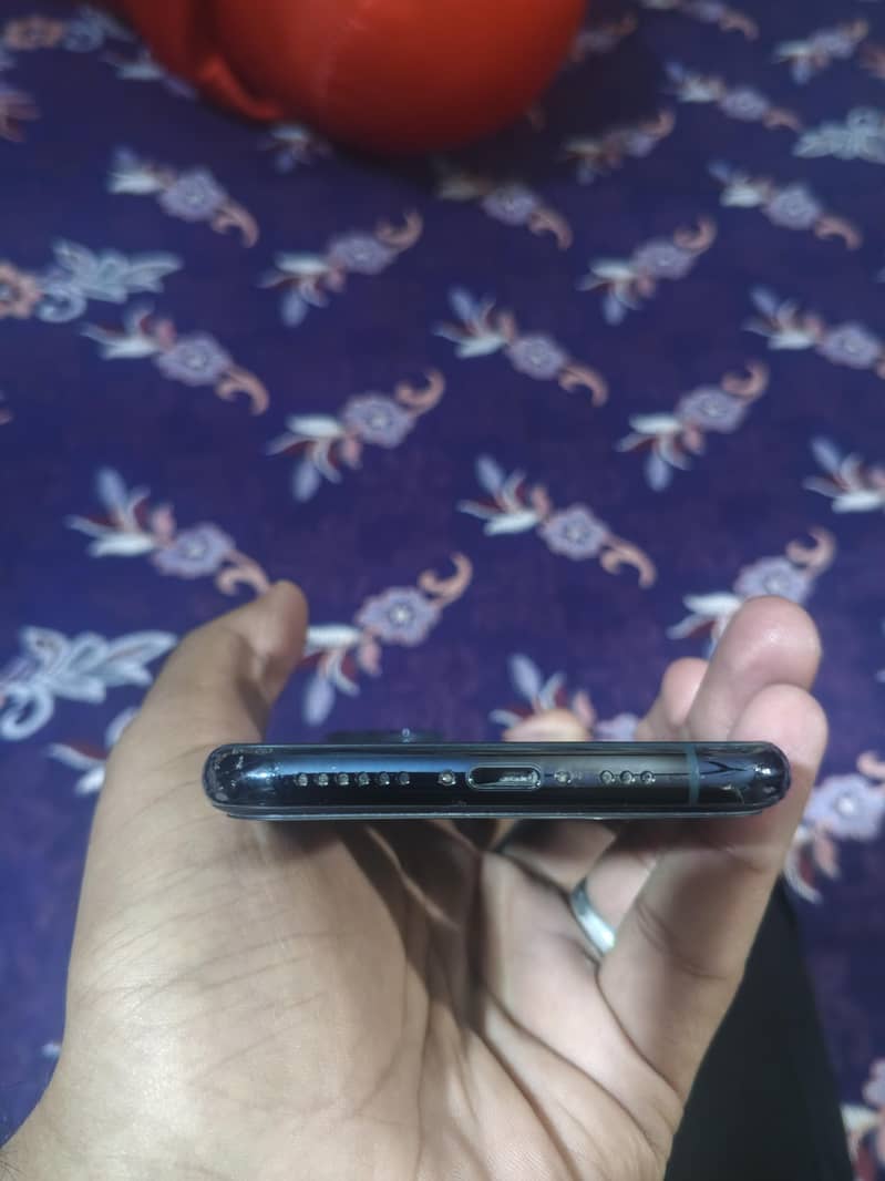 Apple iPhone 11 Pro 1