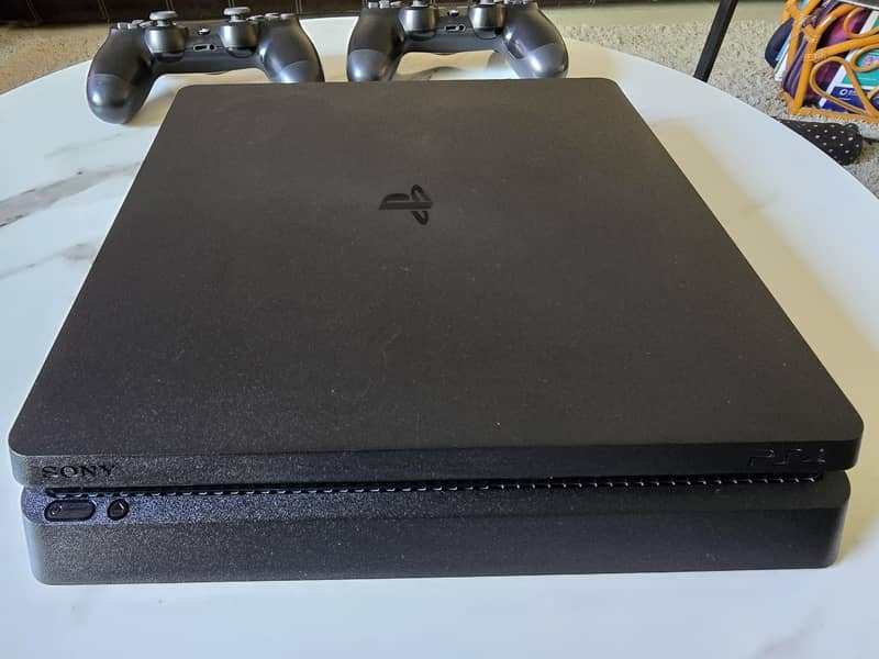 PS4 Slim 3