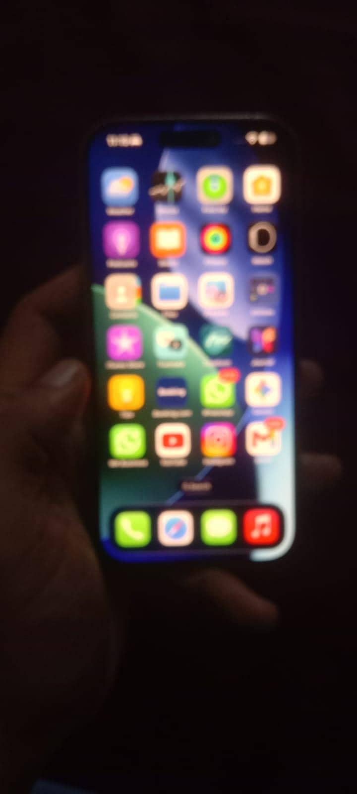 Apple iPhone 16 Pro 9