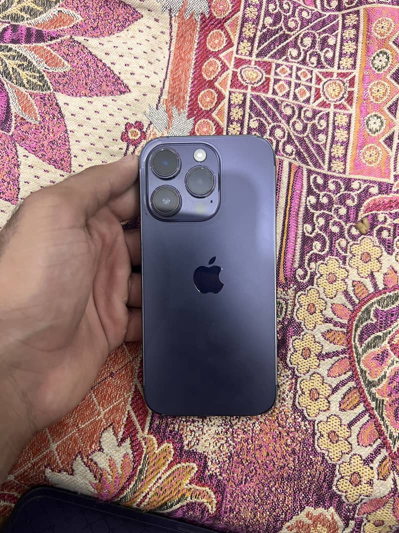 Apple iPhone 14 Pro 0
