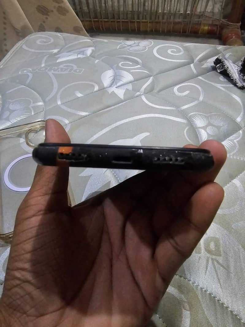 Apple iPhone 11 6