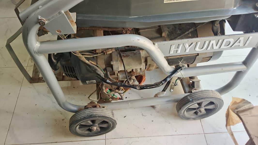 Hyundai 5.5 KVA Generator for Sale – Excellent Working Condition 6