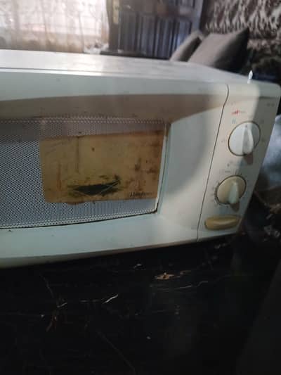 Dawlance microwave in excellent condition