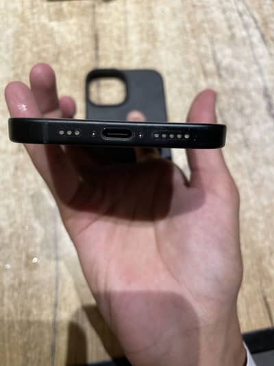 Apple iPhone 15