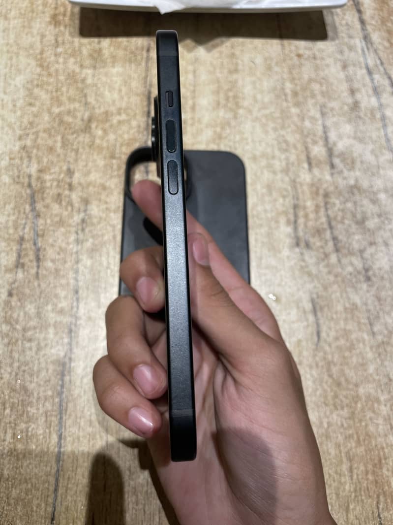 Apple iPhone 15 3