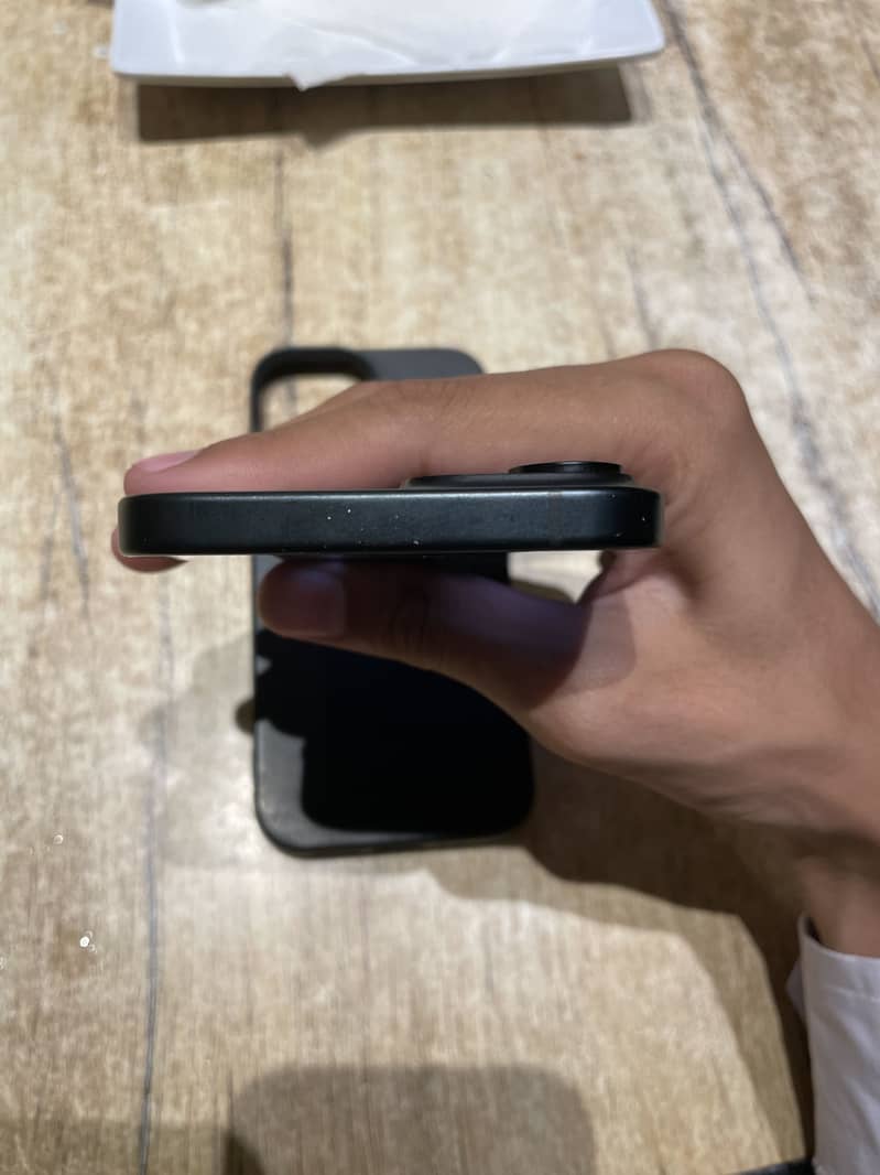 Apple iPhone 15 5