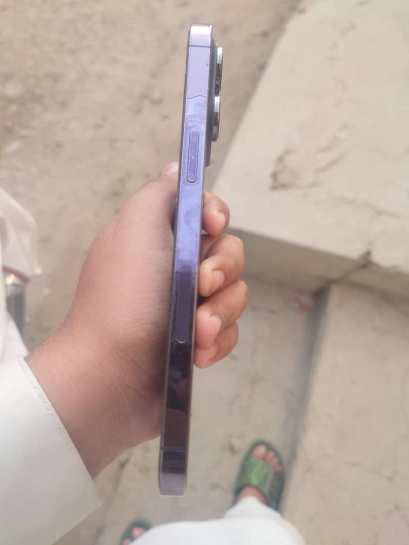 Apple iPhone 14 Pro Max 2
